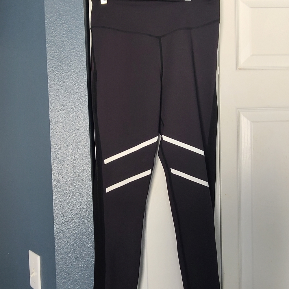 Zyia black Reflective 7/8 24" RC EUC sz 8-10